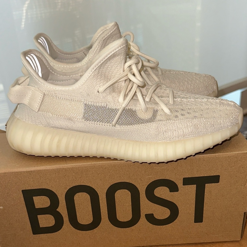 Adidas YZY 350 V2 in Bone White